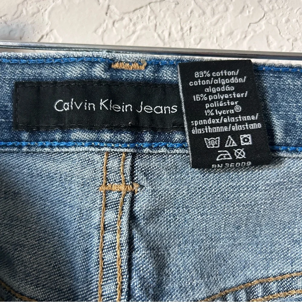 Calvin Klein - Picture 3 of 16